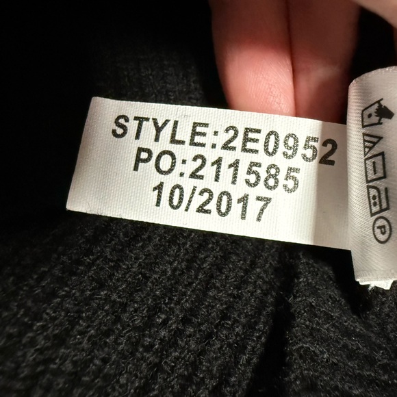 Vineyard Vines Black Wool Cashmere Ribbed Sweater Jacket Size Medium NWT - Picture 10 of 10